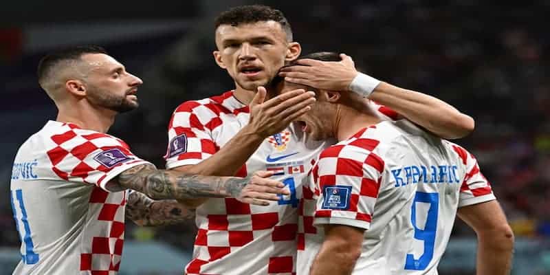 Croatia chiếm ngôi đầu bảng F sau trận đại thắng Canada 4 Croatia chiếm ngôi đầu bảng F sau trận đại thắng Canada