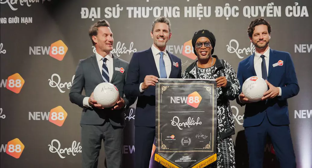 CEO NEW88: Hành Trình Xây Dựng Thương Hiệu Uy Tín 3 Việc hợp tác với ngôi sao bóng đá Ronaldinho là một bức tiến quan trọng thúc đẩy New88 vươn mình ra thế giới